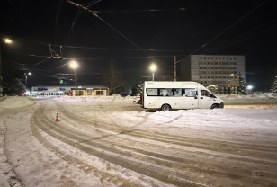 В Смоленске 65-летняя пассажирка ГАЗа получила травмы при падении