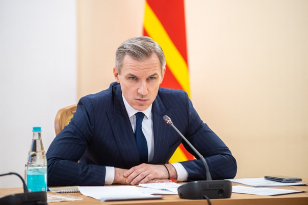 В Смоленске прошло экстренное заседание оперативного штаба по ликвидации последствий аварии на тепломагистрали