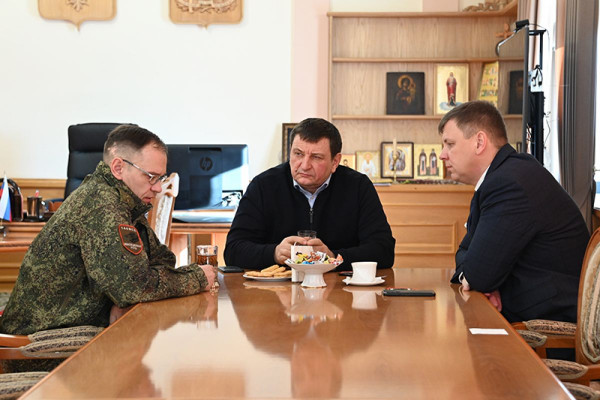 При содействии Игоря Ляхова смоленским бойцам СВО передадут внедорожник