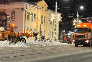 Ночью Смоленск убирали 52 единицы спецтехники