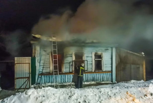 При пожаре в Смоленской области погибло три человека