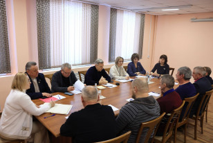 Василий Анохин встретился с ветеранами СВО и их родными в Монастырщинском округе