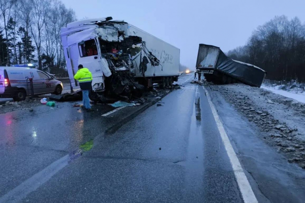 Смертельное ДТП на трассе М‑1 в Смоленской области: два человека погибли