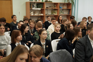 Радиофобия, хоррор Пушкина и схватка каймана с анакондой: в пятницу, 13-го, в Смоленске обсудили научные страшилки