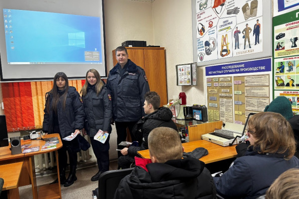 На Смоленском железнодорожном вокзале провели экскурсию для воспитанников центра «Особый ребёнок» 