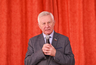 Николай Мартынов провёл для смоленских школьников «Урок мужества» ко Дню защитника Отечества