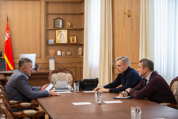 Василий Анохин провёл встречу с гендиректором ПАО «Дорогобуж»