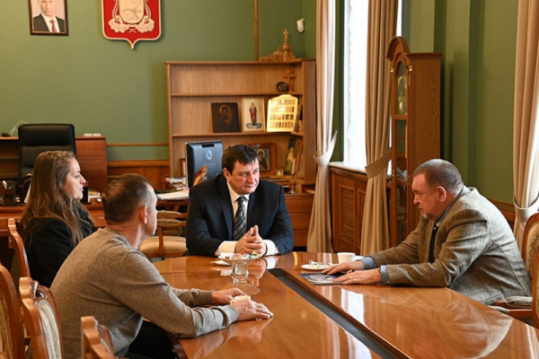 Игорь Ляхов встретился с Ириной Сумниковой и Сергеем Фоминым