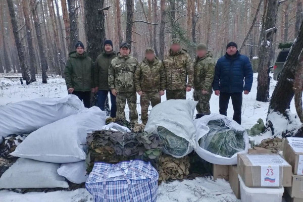 Единороссы доставили технику и подарки смоленским подразделениям в зоне СВО 