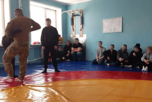 Смоленский ОМОН открыл свои двери для воспитанников детского дома 