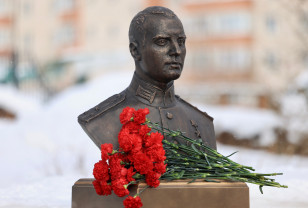 В Смоленске увековечили память Героя России Артёма Иванова
