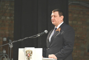 Игорь Ляхов поздравил смолян с Днём защитника Отечества