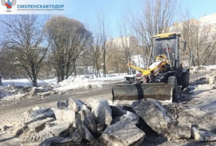 В Смоленске за выходные вывезли более восьми тысяч кубометров снега 