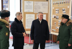 Василий Анохин и Юрий Воробьёв посетили Военную академию ПВО в Смоленске