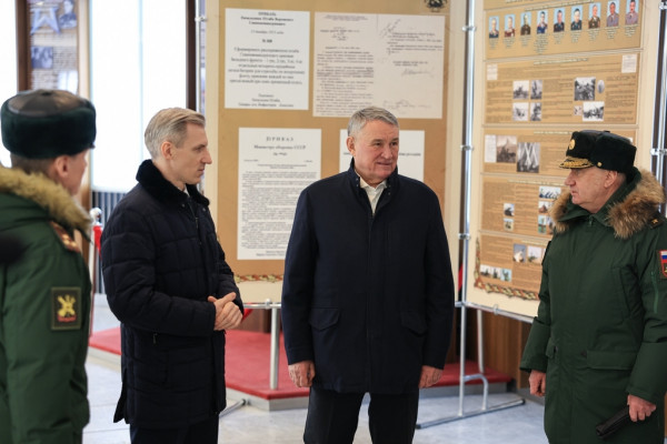 Василий Анохин и Юрий Воробьёв посетили Военную академию ПВО в Смоленске