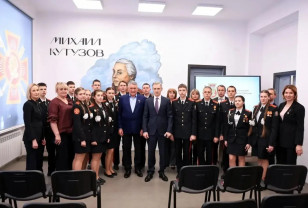 Василий Анохин и Юрий Воробьёв посетили Смоленский кадетский корпус