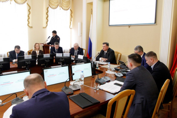 Депутаты горсовета приняли к сведению отчёт об итогах оперативно-служебной деятельности УМВД России по городу Смоленску