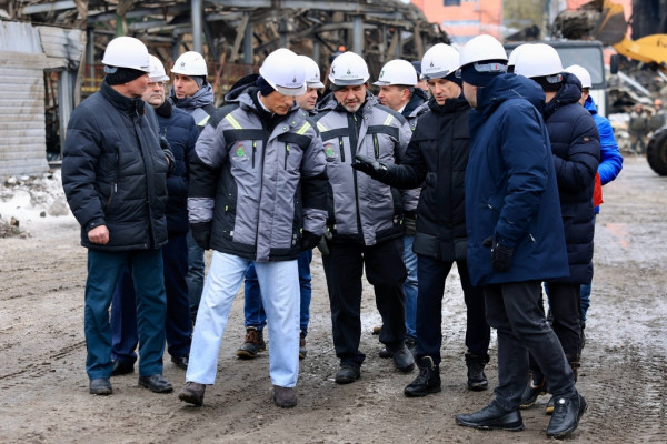 Василий Анохин обсудил с руководством «Акрона» восстановление завода «Дорогобуж» после атаки ВСУ