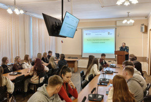 Смоленские таможенники рассказали студентам о службе в ведомстве
