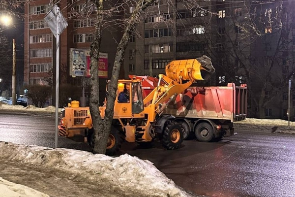 В Смоленске вывезли более 8 000 кубометров снега за выходные