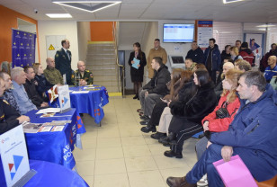 Смоленские таможенники рассказали о службе в ведомстве на мероприятии кадрового центра «Работа России»