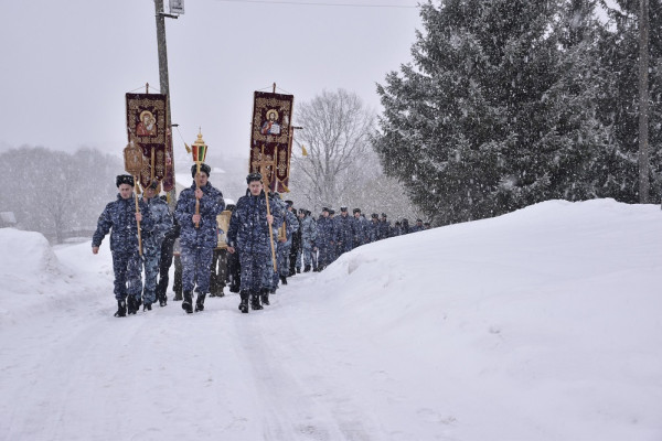 Смоленские росгвардейцы приняли участие в Великопостном крёстном ходе