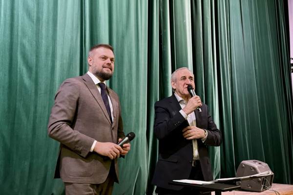 Сергей Неверов соверши рабочую поездку в Глинковский округ