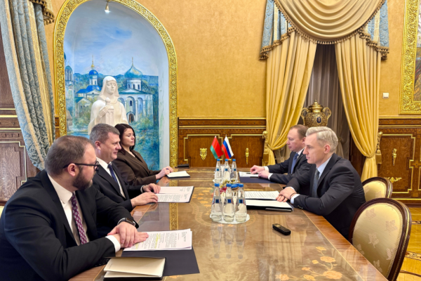 Губернатор Василий Анохин обсудил с послом Республики Беларусь новые совместные проекты