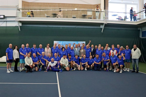 В Смоленске Сергей Неверов открыл турнир по большому теннису памяти Юрия Гагарина