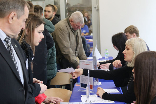 Ярмарки вакансий в Смоленской области: встреча с работодателями и мастер-классы 