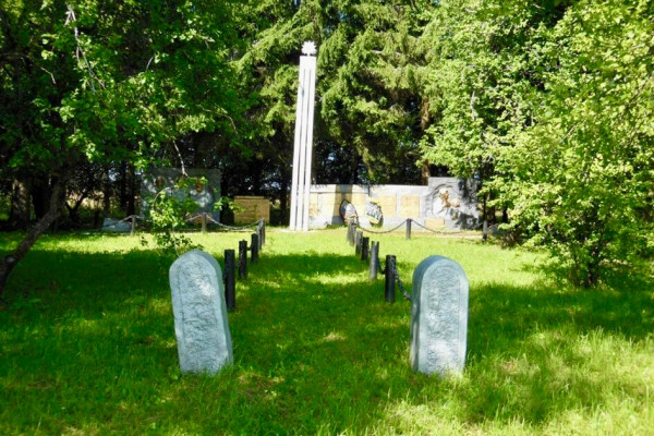 На Смоленщине продолжится ремонт памятных мест и воинских захоронений