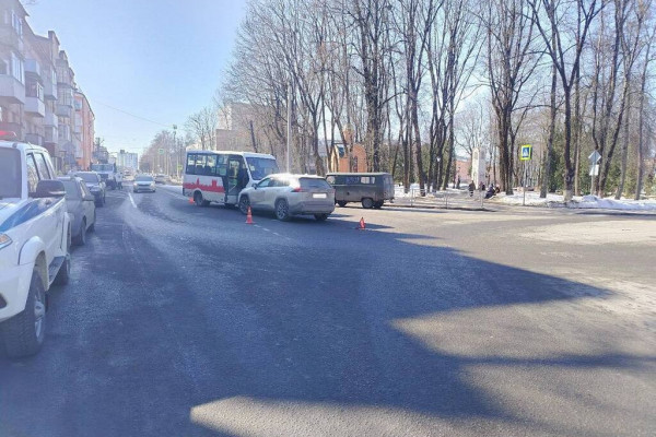 В Смоленске на улице Исаковского произошло ДТП