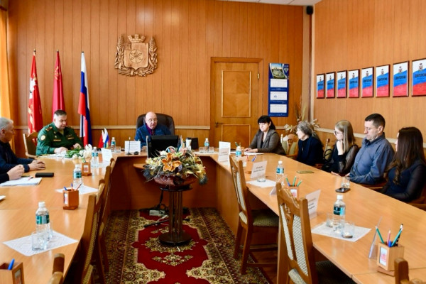 В администрации Руднянского округа почтили подвиг героев СВО 