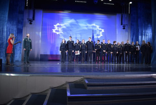 Александр Поваляев принял участие в церемонии вручения дипломов выпускникам смоленского колледжа