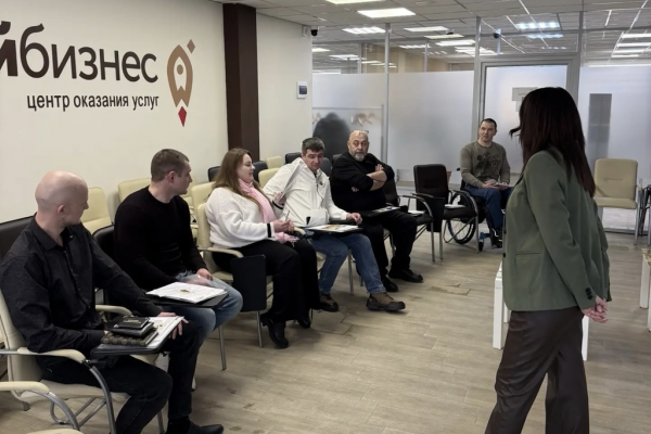 Ветераны СВО в Смоленске приняли участие в деловой игре «Конструктор бизнес-компетенций»