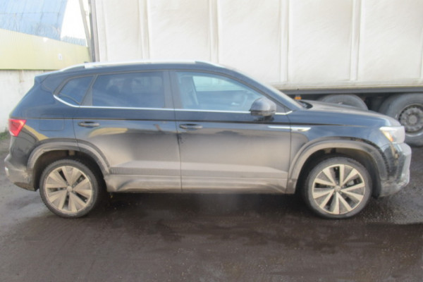 Смоленская таможня перечислила в бюджет 39 миллионов рублей за выпуск транспортных средств для личного пользования