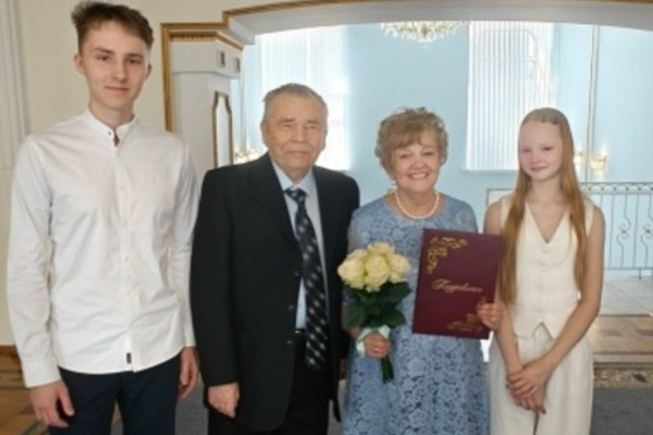 В Смоленске ещё одна пара отметила золотую свадьбу