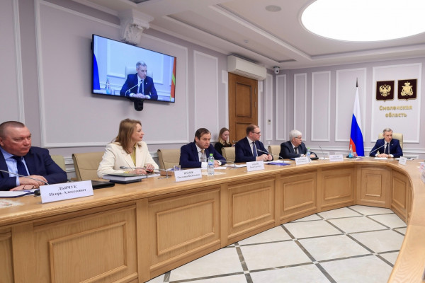 Василий Анохин обсудил с руководителями учебных заведений развитие науки на базе вузов Смоленской области