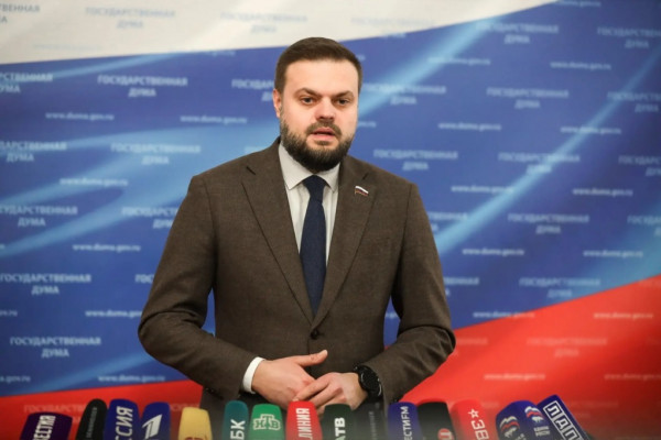 В Госдуме рассмотрели очередной законопроект о трудовой миграции: патент могут аннулировать, если доход мигранта ниже прожиточного минимума