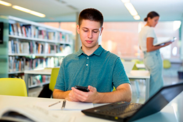 Школьники ушли в «Одноклассники»   