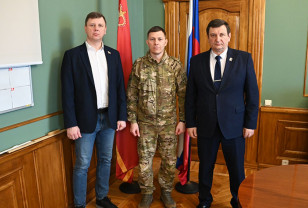 Смоленские единороссы помогут военным в зоне боевых действий 