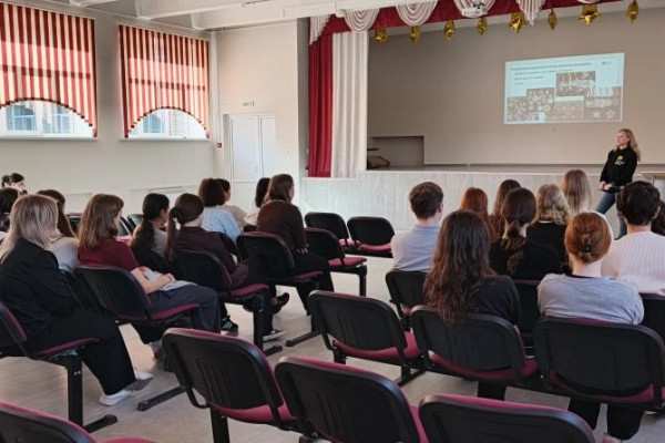 Лекторы общества «Знания» рассказали смолянам о здоровом образе жизни и госнаградах 