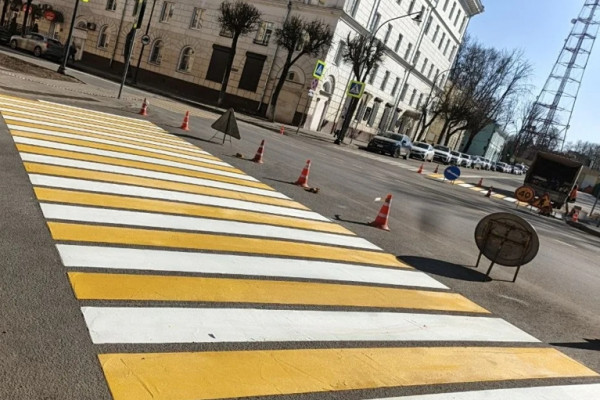 Дорожные службы Смоленска обеспечивают чистоту и безопасность улиц 