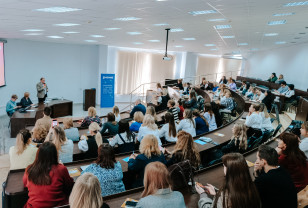 В Смоленске стартовала Всероссийская родительская гостиная