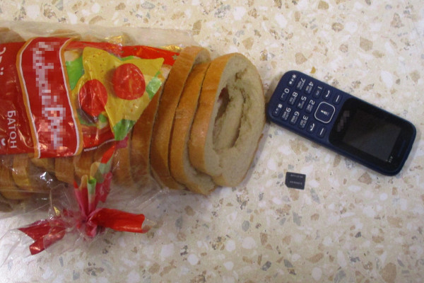 Попытки передать запрещённые предметы заключённым не увенчались успехом в Смоленске и Рославле