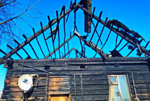 В Ельне на улице Советской горел частный жилой дом