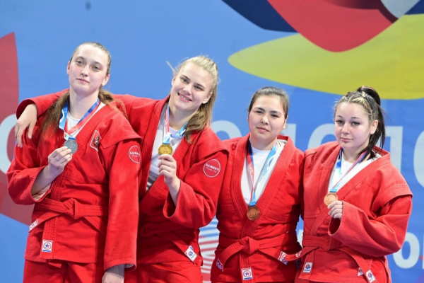 Сотрудница смоленского УФСИН Яна Козырева стала победительницей турнира по самбо