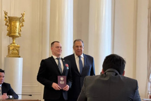 Сергей Лавров вручил дипломы МГИМО ветеранам СВО из Смоленской области