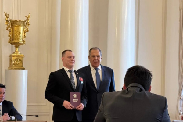 Сергей Лавров вручил дипломы МГИМО ветеранам СВО из Смоленской области