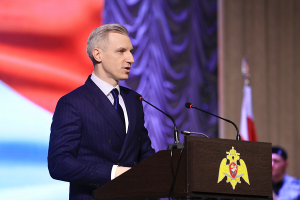 Губернатор Василий Анохин поздравил росгвардейцев с 10-летием ведомства и 215-й годовщиной войск правопорядка